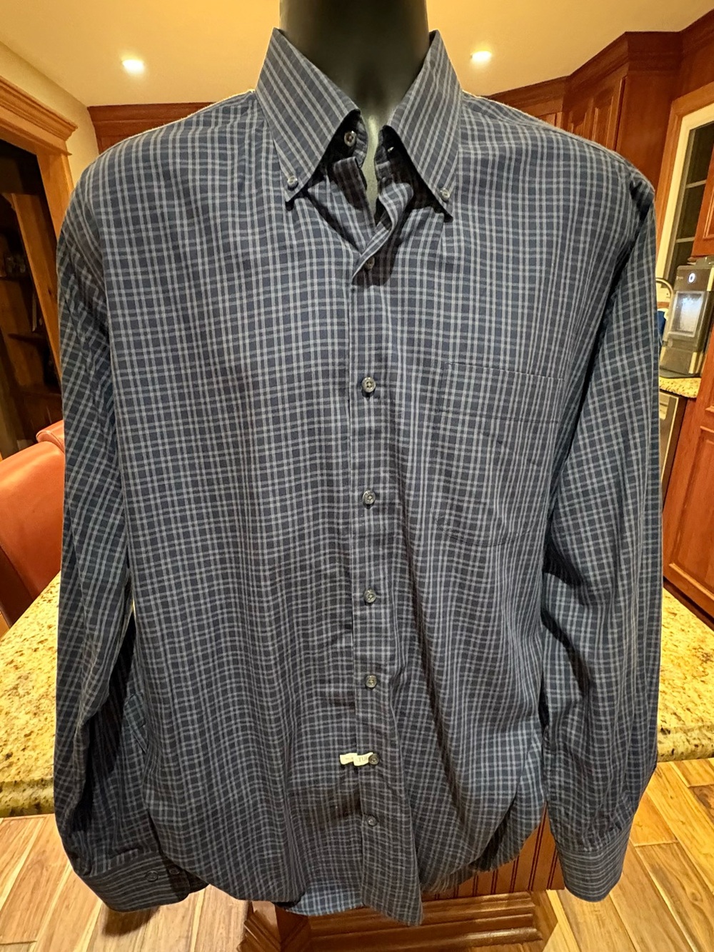 Peter Millar men’s button front shirt. Sharp blue‎ plaid. Large